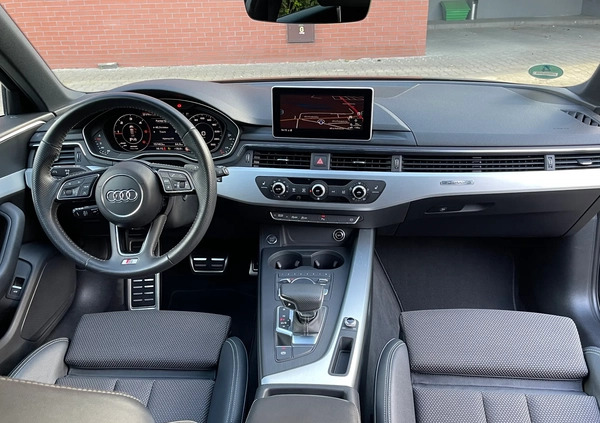 Audi A4 cena 85900 przebieg: 157460, rok produkcji 2017 z Wrocław małe 781